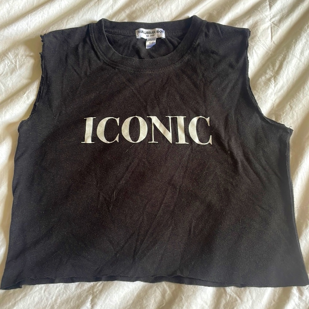 Iconic sub-urban riot sleeveless T-shirt. Extra small.